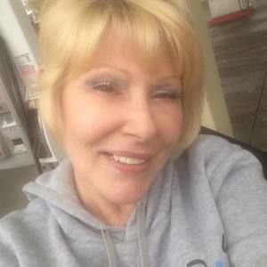 Meet your Posher, Cynthia